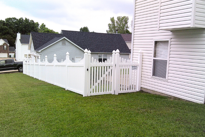 residential vinyl fence